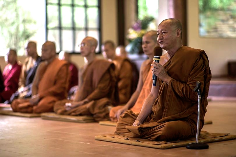 20140817笨珍法光禪修林住持慧光長老代表南傳出家眾開示： 講到感恩孝親，佛陀在經典上講到兩種方式。