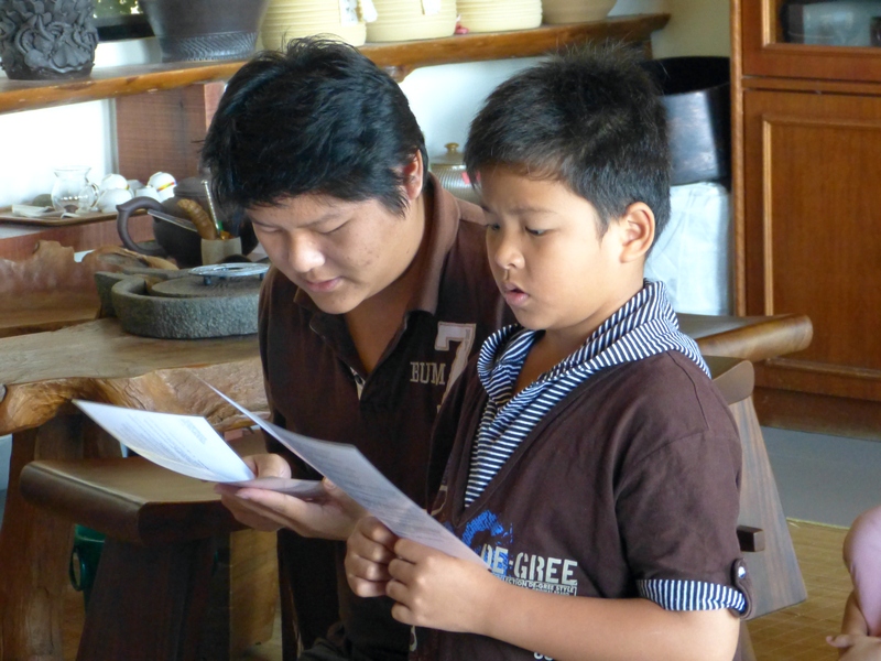 20131228 在這殊勝的日子，一青少年及兒童也在住持開示後求受三皈五戒，法名為寂相和寂殊。