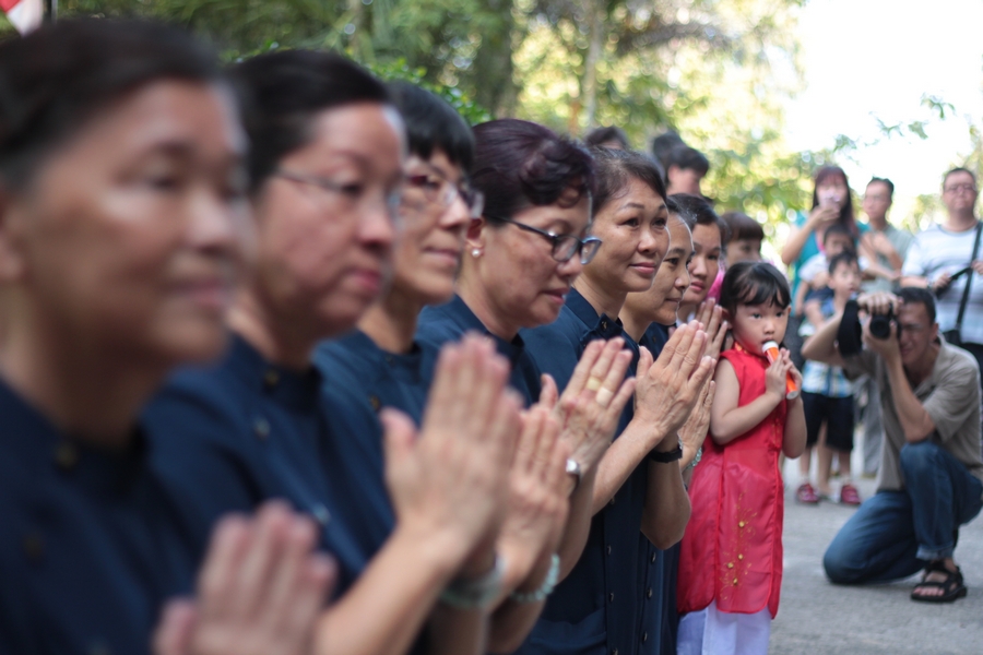 20140513要供僧的慈濟佛友們歡喜等著僧眾的到來。