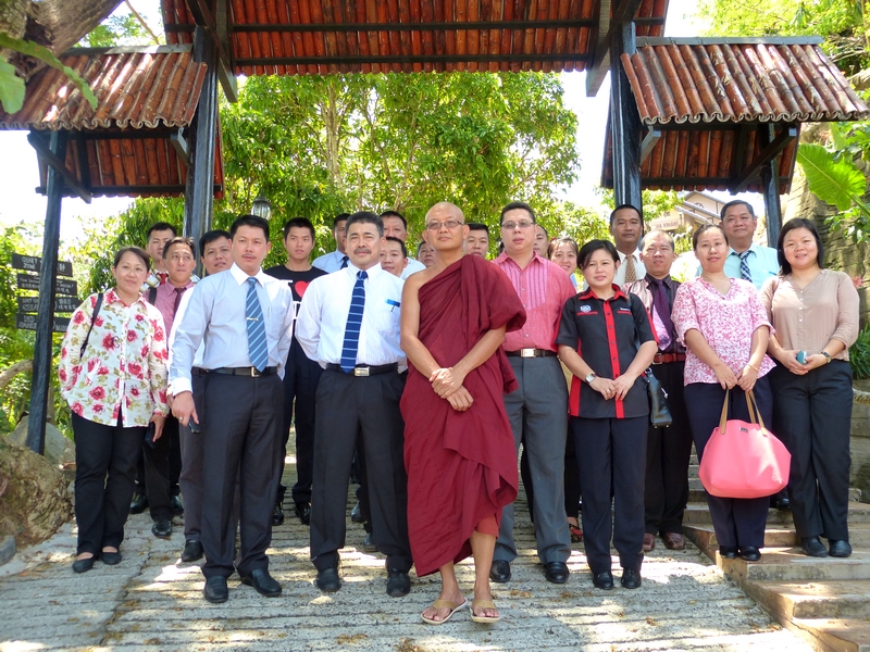 20140422於沙門樂住山腳下合影。