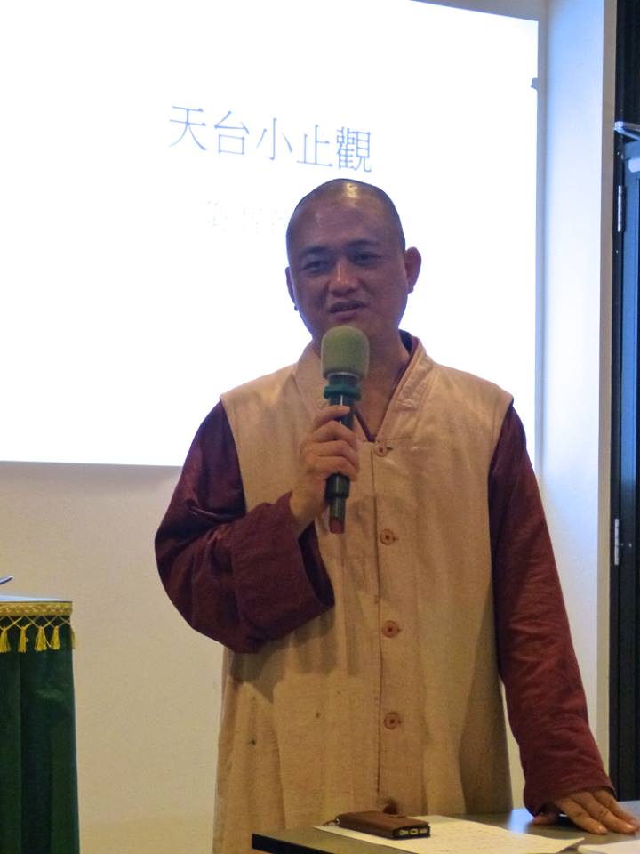 20140721住持開印法師在上課前做簡介。