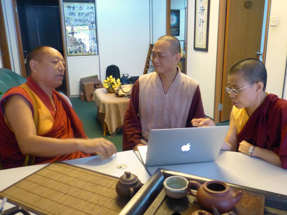 20140706於行政中心討論《俱舍論》。