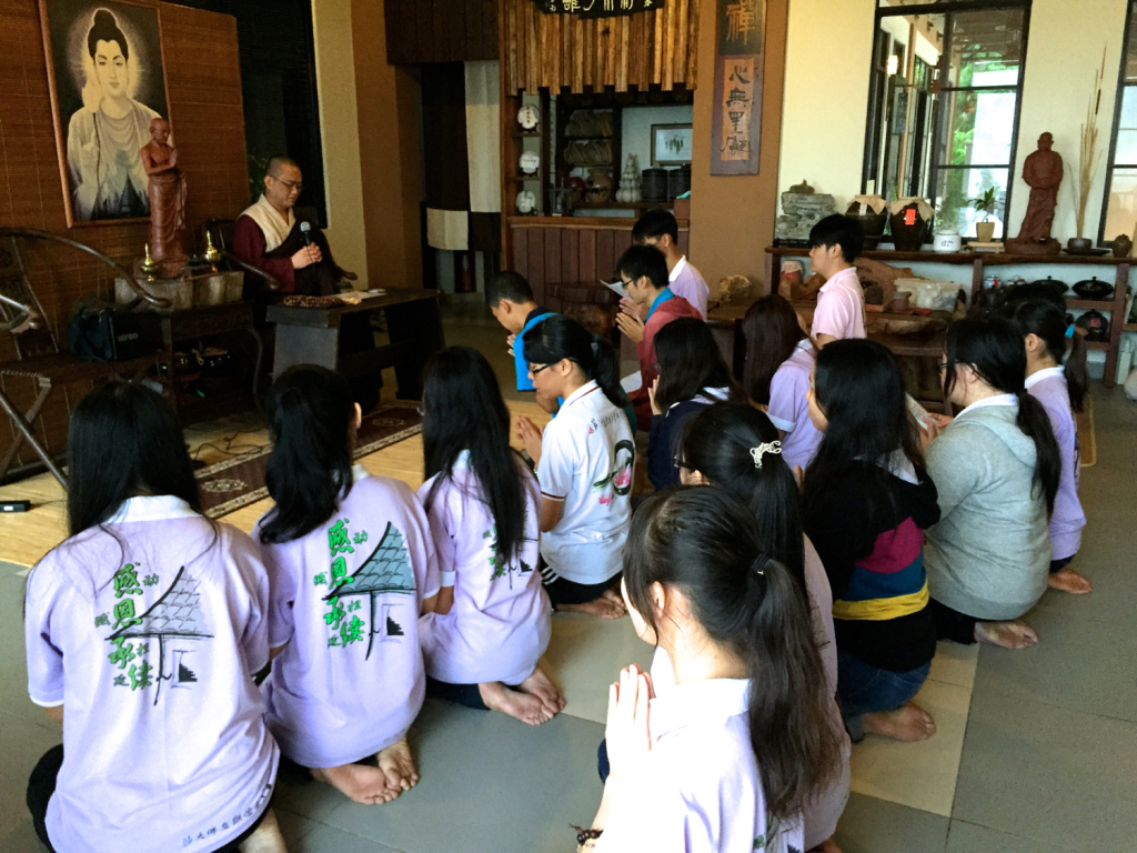 20150101於早餐後，依住持開印阿闍梨證明求受三皈五戒。