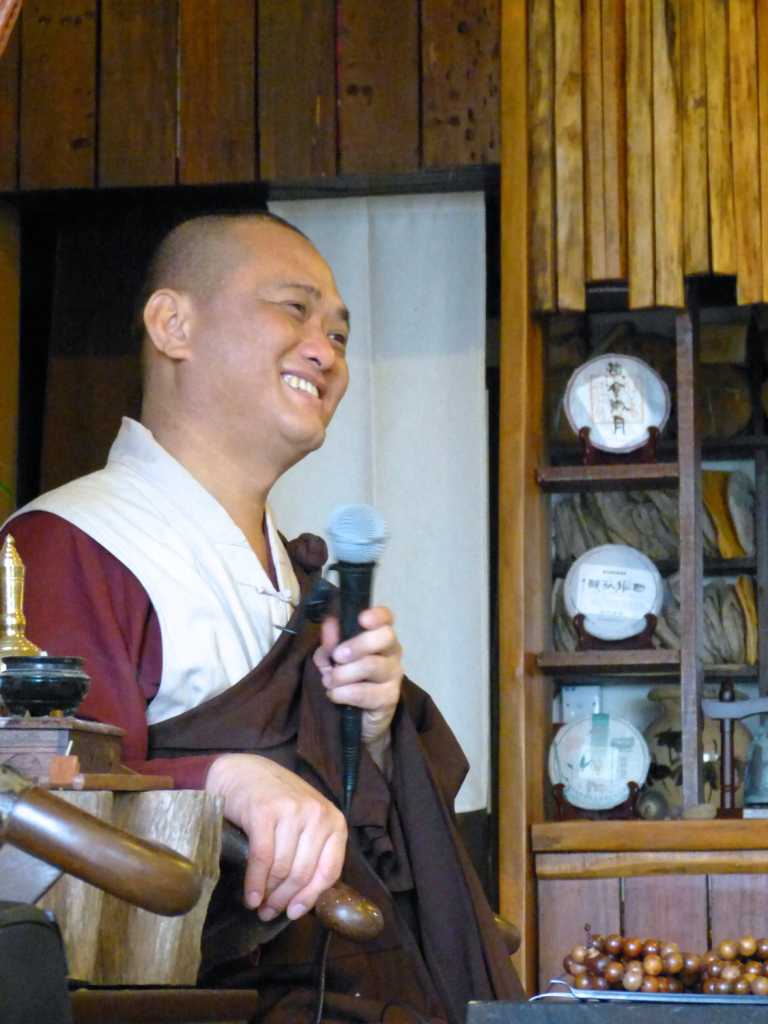 20150101住持開印阿闍梨也開示說：「五戒是好習慣。五戒有如紅燈，綠燈是恭敬師長、孝順父母、照顧孩子，有義務愛護自己的國家領土、不要使用盜版軟體。無論在哪裡，就好好護持哪裡的道場，親近善知識、聽聞佛法、多作善事、累積福業。」