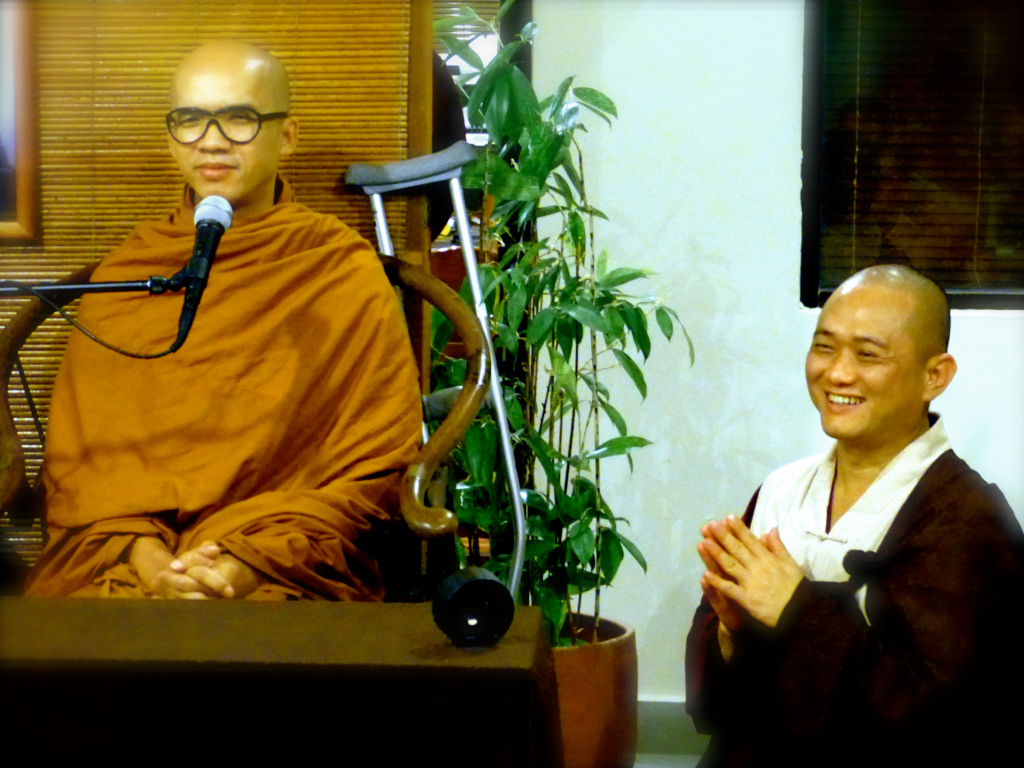 20150105住持開印阿闍梨向眾人簡介開照長老，及彼此的認識因緣。