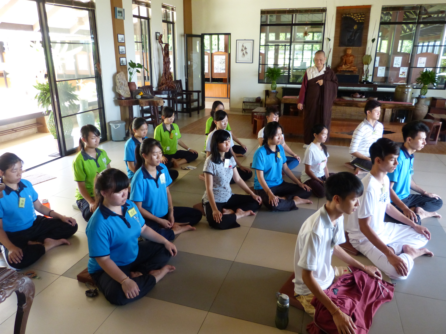 20150509 經由行、住、坐、臥，四個威儀中，將理論轉化成經驗。