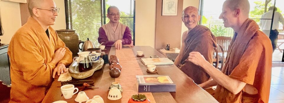 Mahesako比丘及Sucinno比丘到訪寂靜禪林
